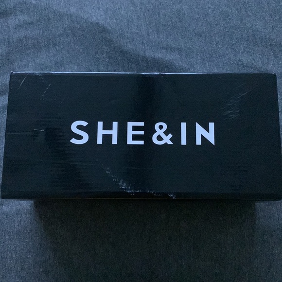 Woman’s sandals - Picture 3 of 3